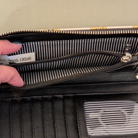 Disney Loungefly Mickey Mouse Wallet - Picture 3 of 3